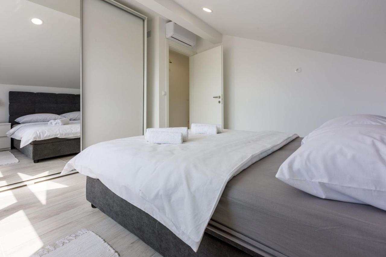 Apartments Cvetkovic Цриквеница Экстерьер фото