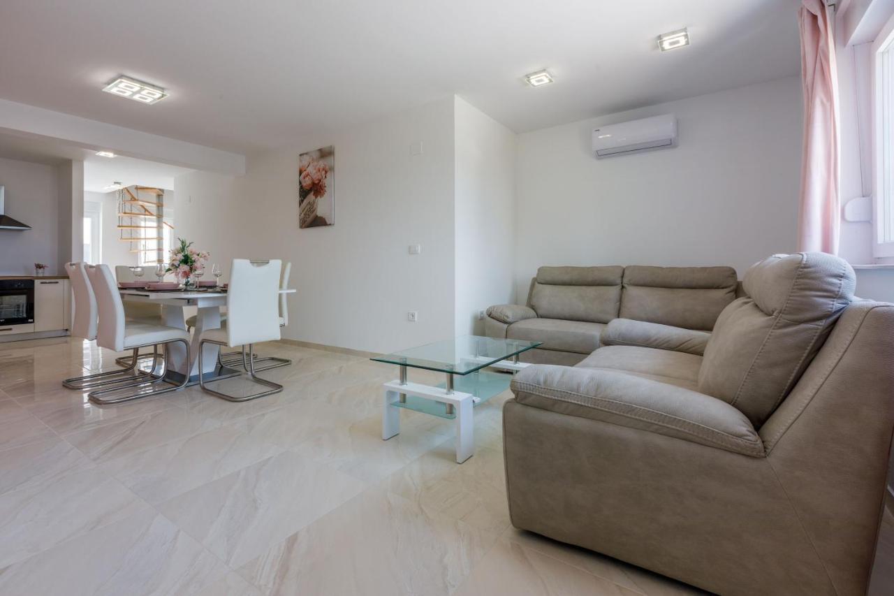 Apartments Cvetkovic Цриквеница Экстерьер фото