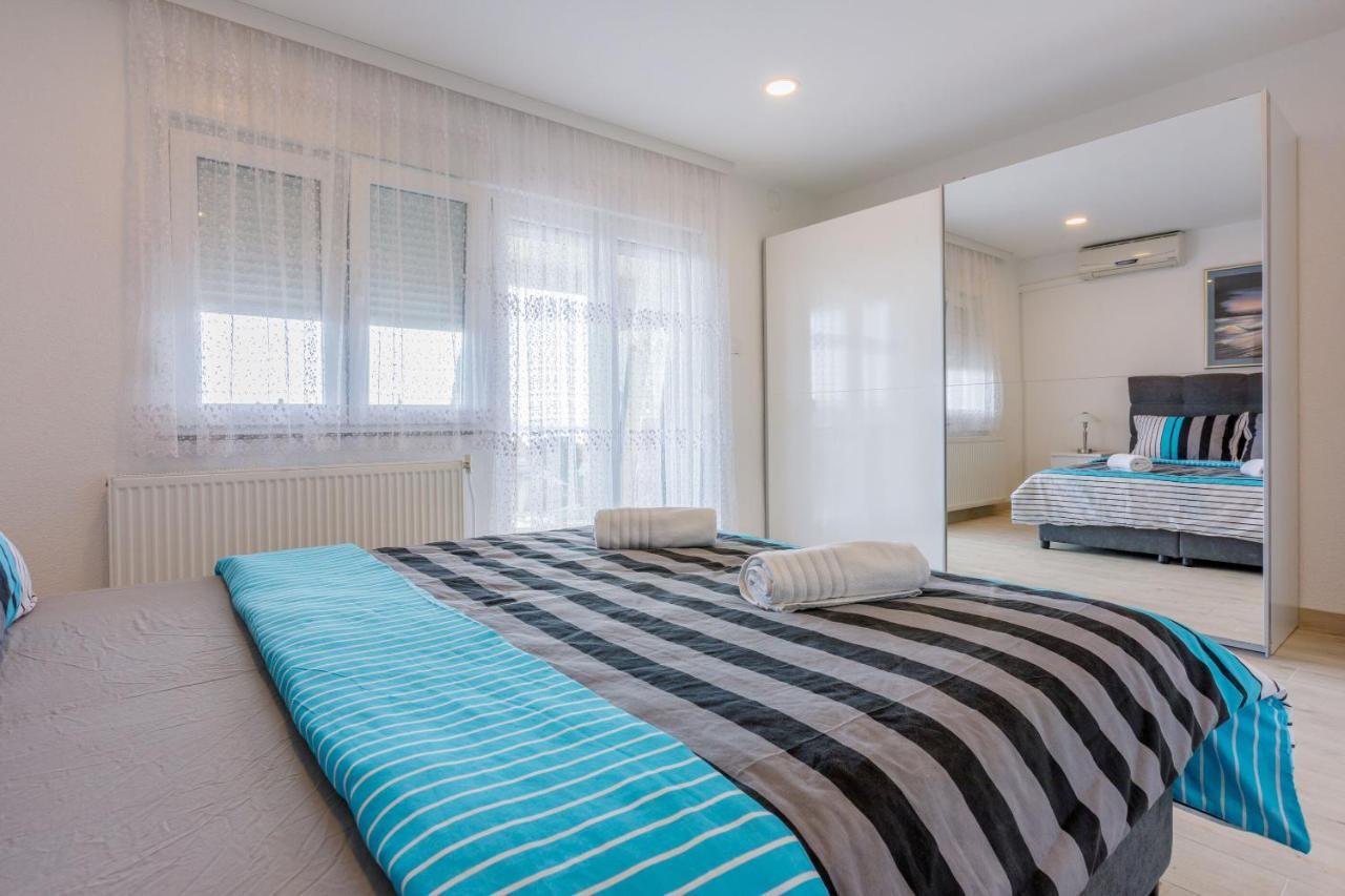 Apartments Cvetkovic Цриквеница Экстерьер фото